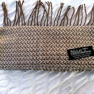 100%Cashmere scarf ColorMustard and white